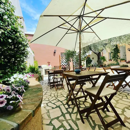 Alojamento de Acomodação e Pequeno-almoço Il Patio Villasimius