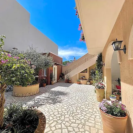 Il Patio Bed & Breakfast